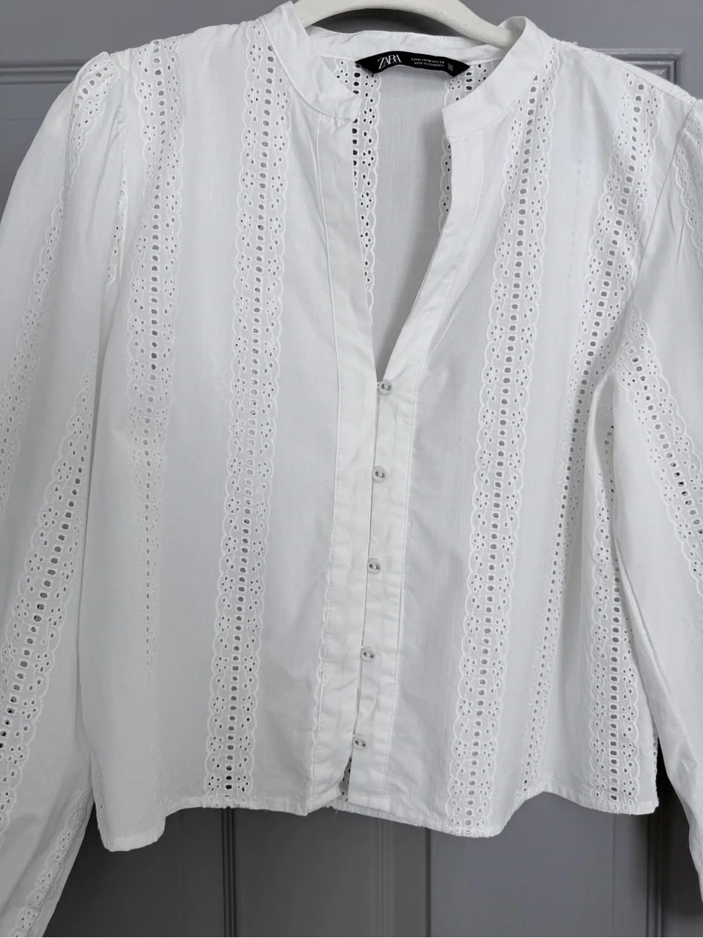 Zara White Eyelet Button-Front Blouse, size medium, 100% cotton